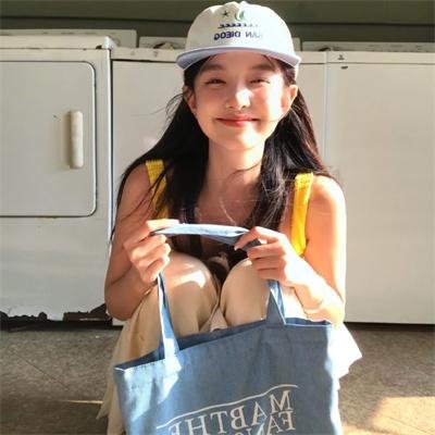 小丑面前